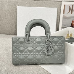 디올 Dior Lady D-Joy bag 미디엄 26cm M0540O