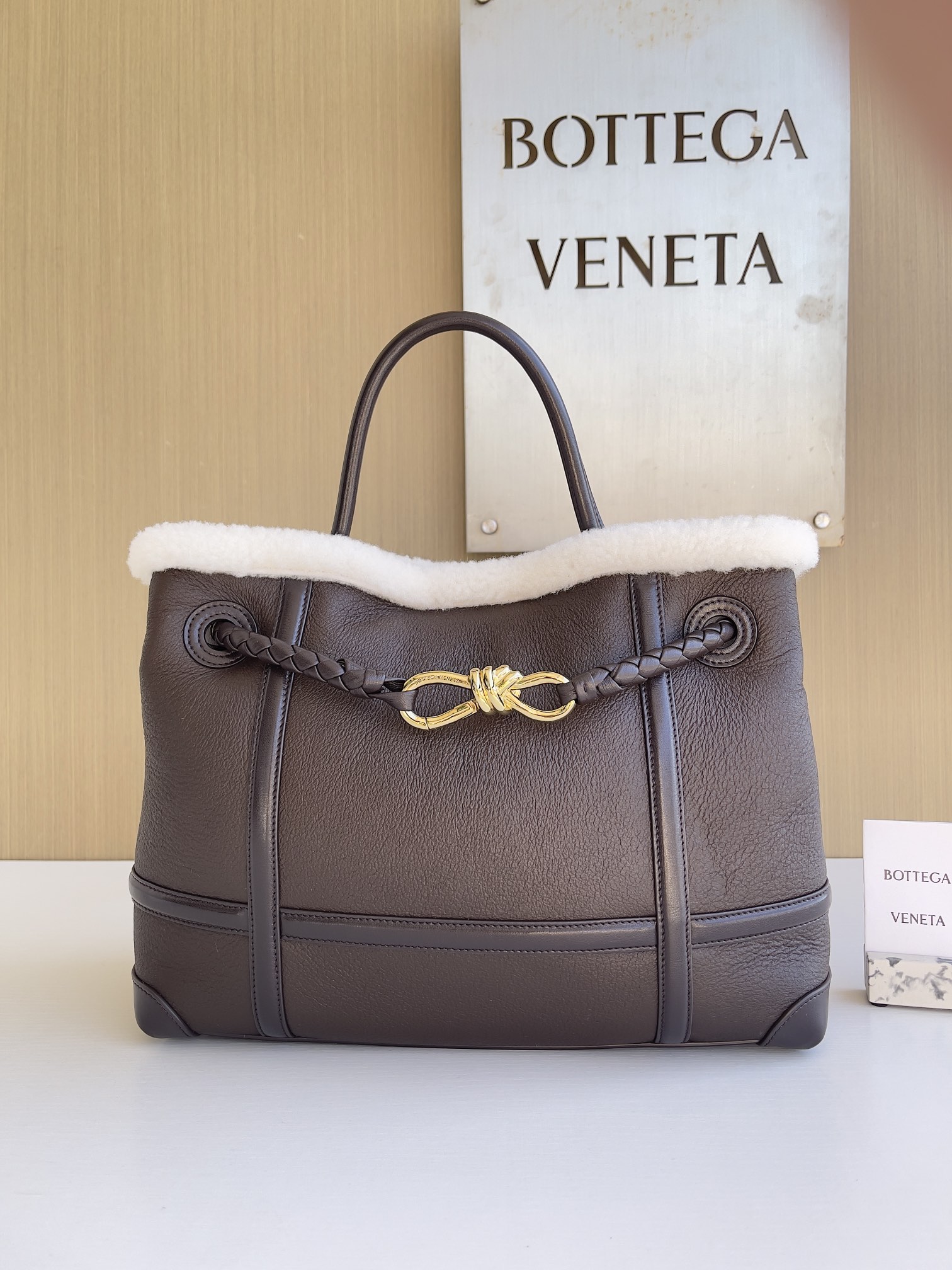 보테가 베네타 Bottega Veneta 743572 Andiamo 34cm