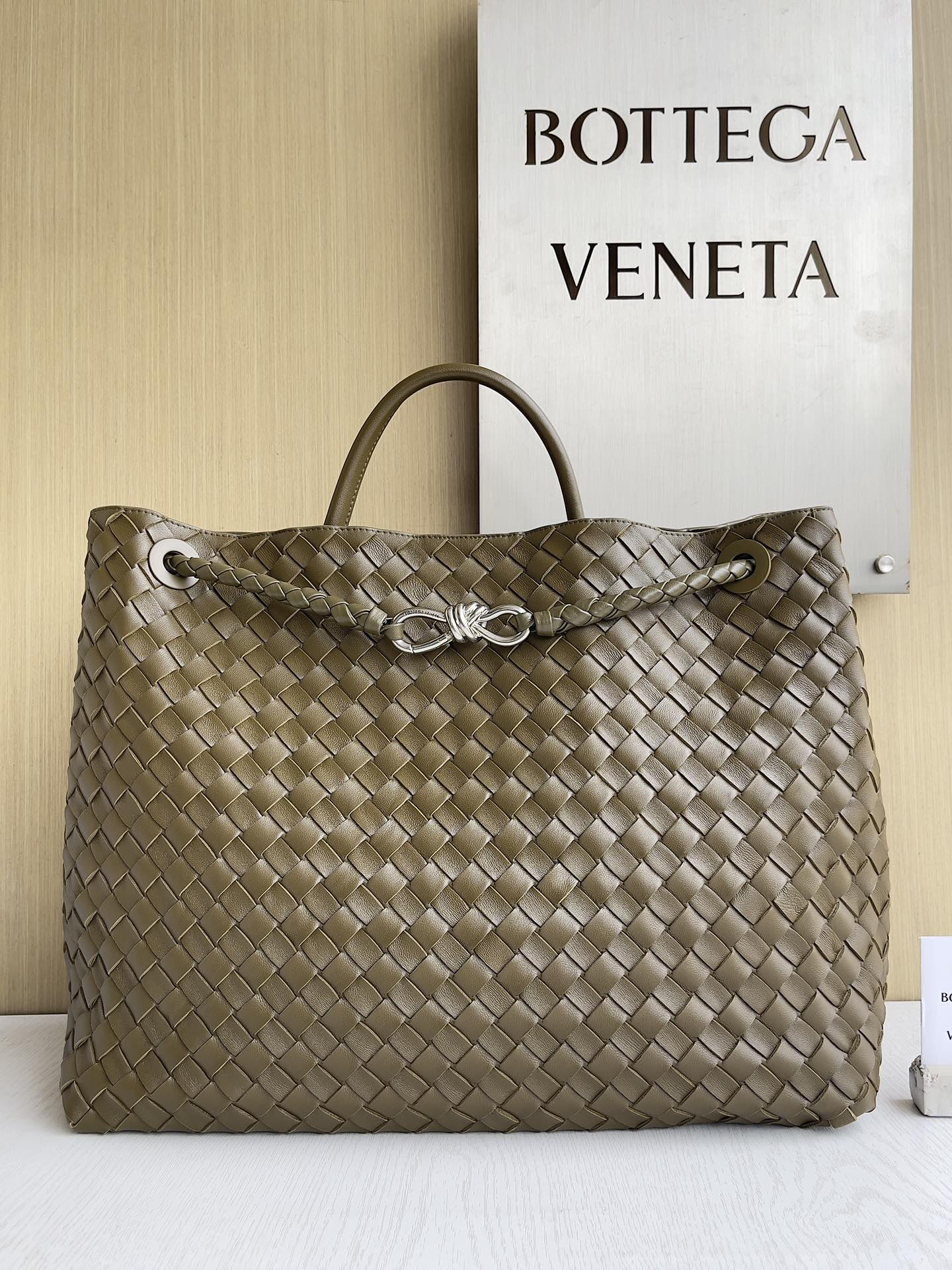 보테가 베네타 Bottega Veneta 743575 Andiamo 45cm