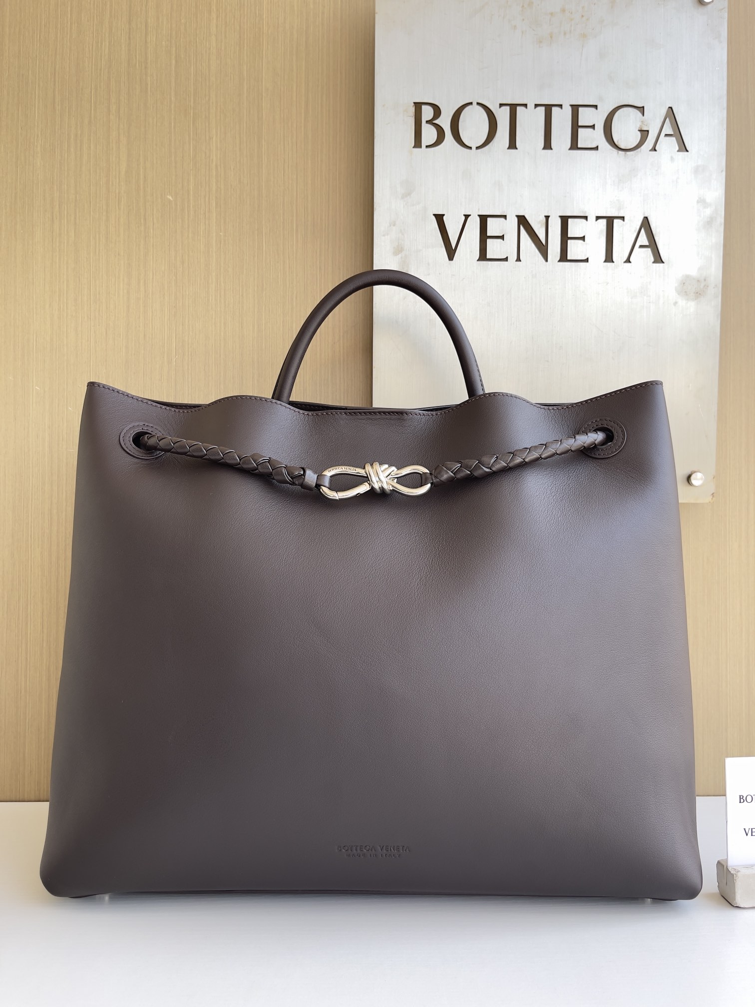 보테가 베네타 Bottega Veneta 806010 Andiamo 42cm