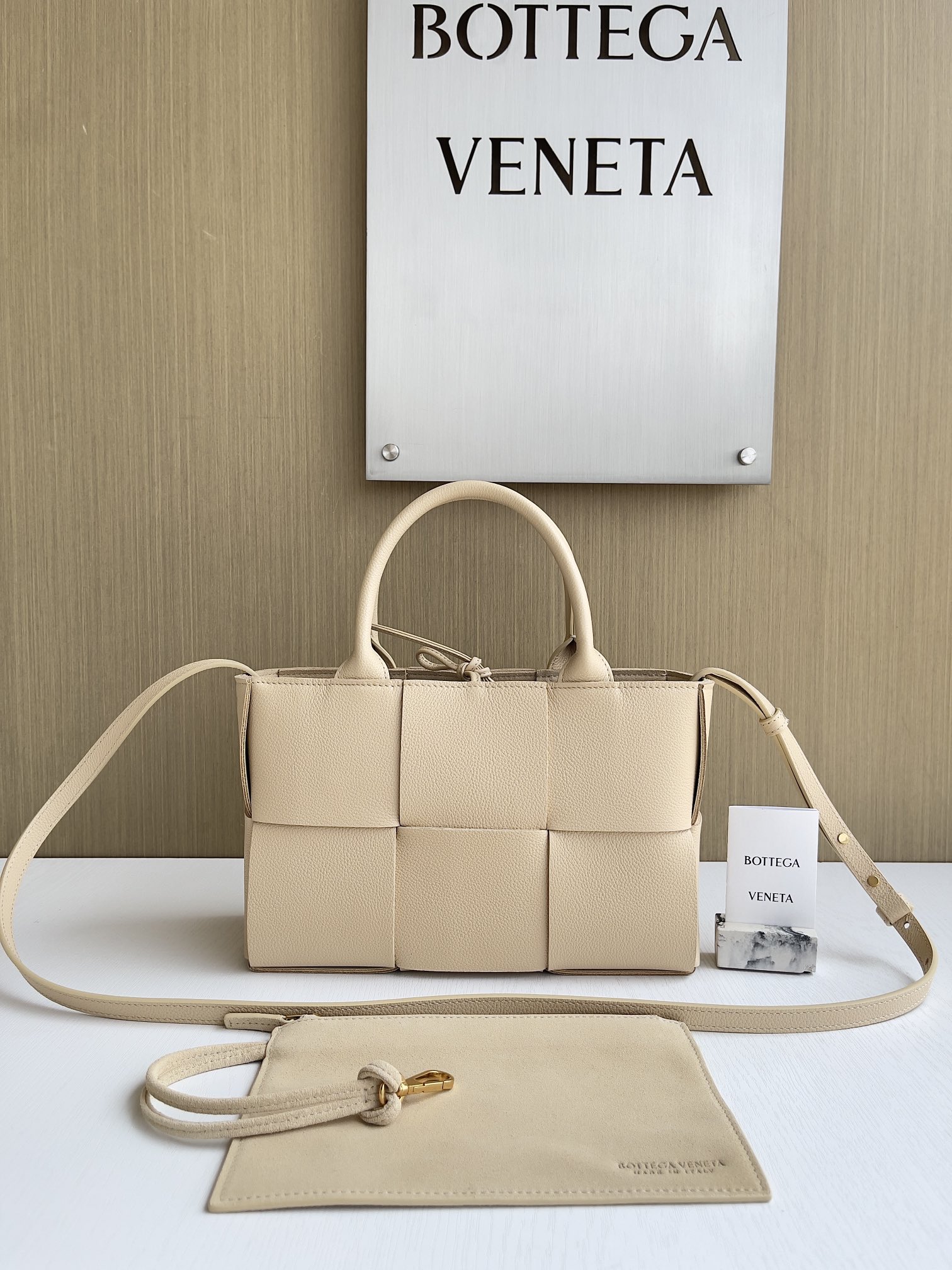 보테가 베네타 Bottega Veneta 709337 Arco Tote 25cm