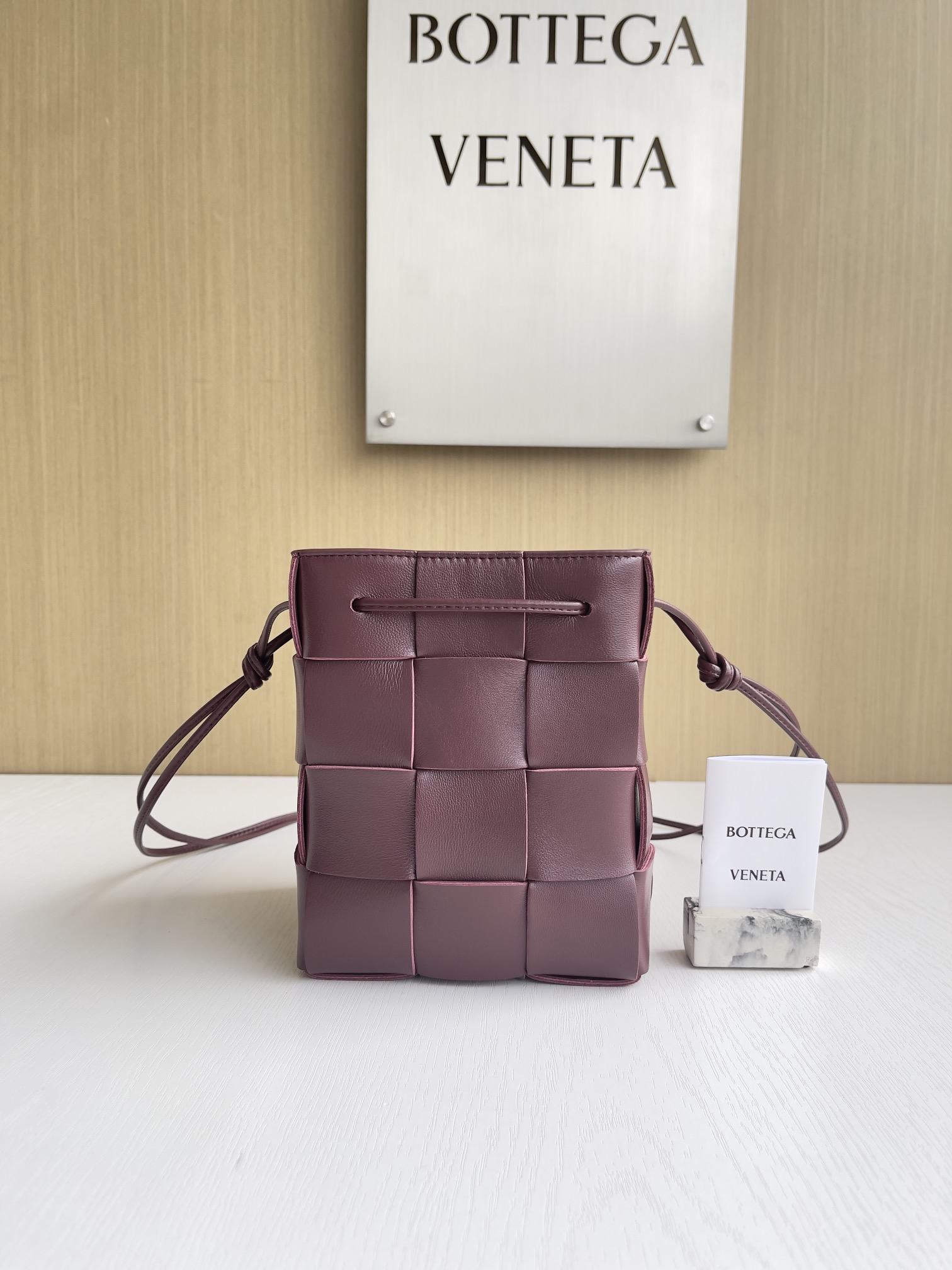 보테가베네타 Bottega Veneta 680218 Leather Cassette Bucket Bag 18cm