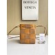 보테가베네타 Bottega Veneta 680218 Leather Cassette Bucket Bag 18cm