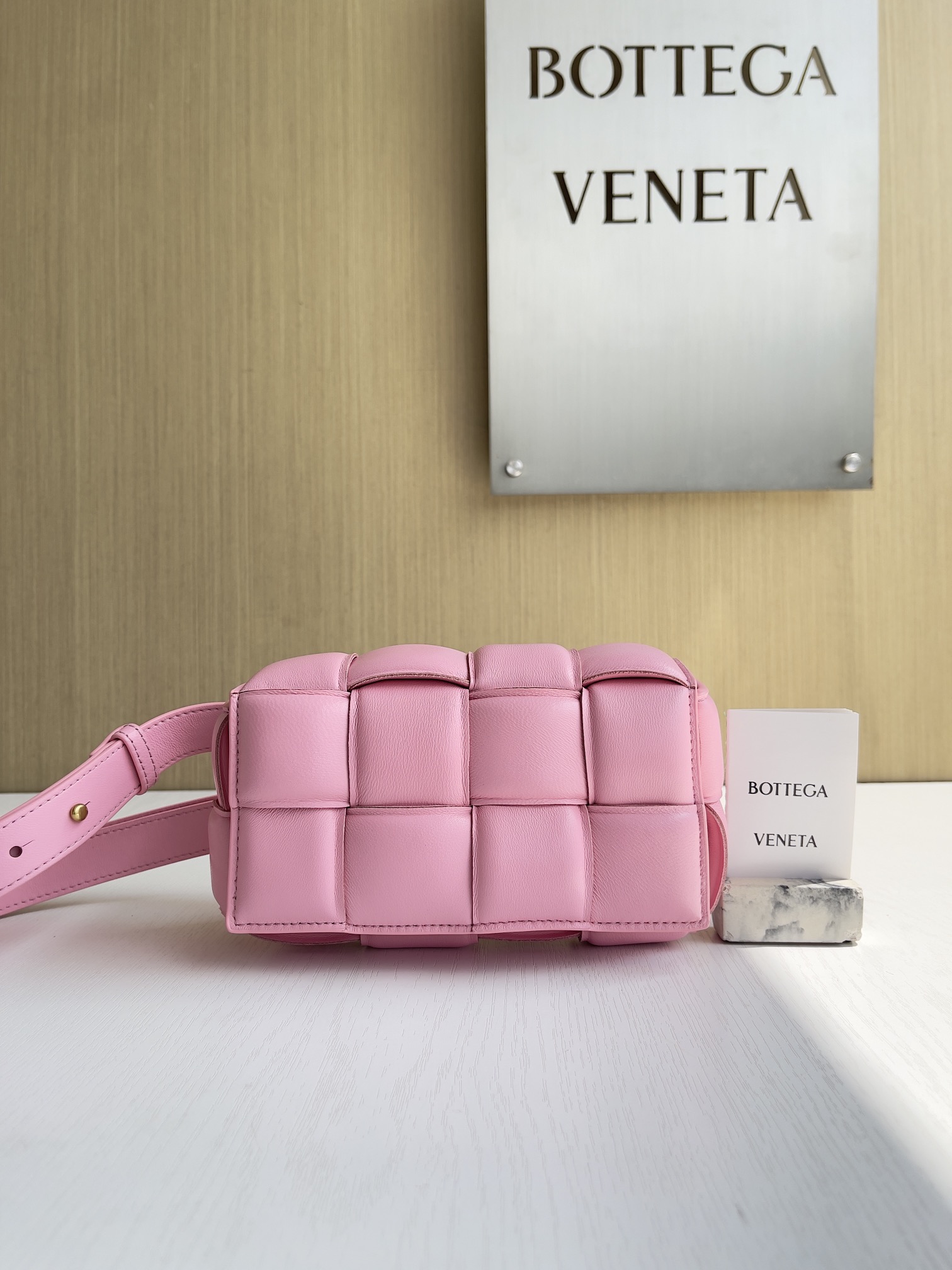 보테가베네타 Bottega Veneta 710075 Padded Cassette 18CM