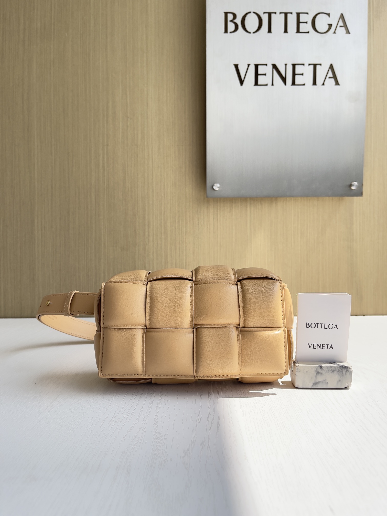 보테가베네타 Bottega Veneta 710075 Padded Cassette 18CM