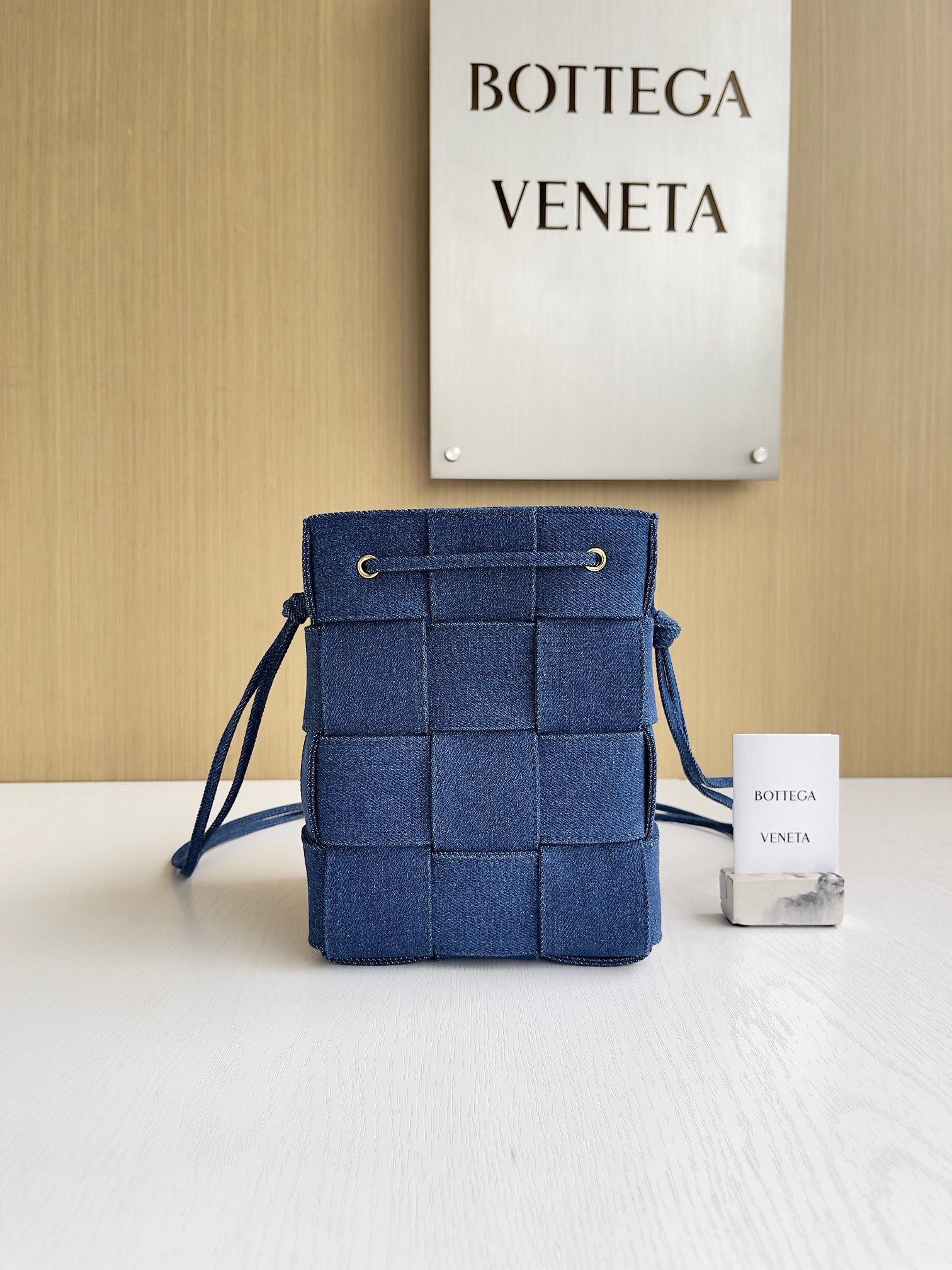 보테가베네타 Bottega Veneta 743789  Cassette Crossbody Bucket 18CM