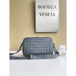 보테가 베네타 Bottega Veneta 710048 Intrecciato Camera Bag 25CM