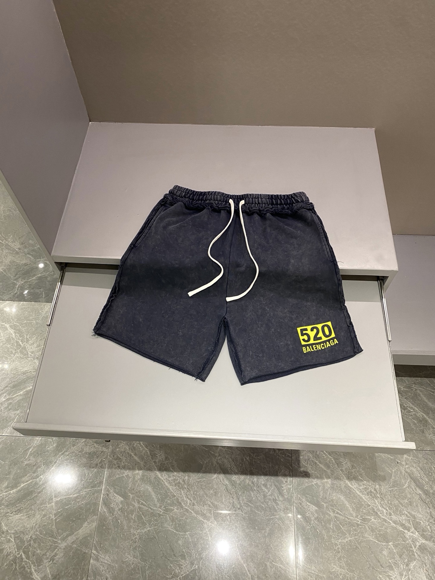 발렌시아가 Balenciaga 반바지