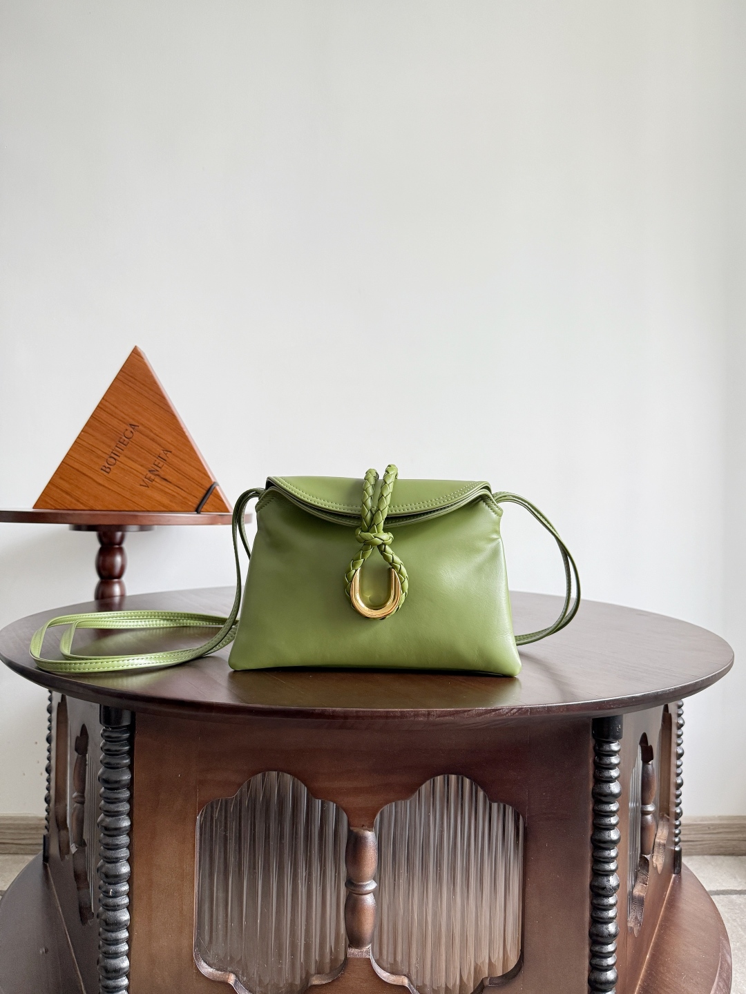 보테가 베네타 Bottega Veneta 826147 Mini Liberta 24CM
