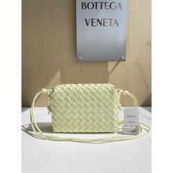 보테가 베네타 Bottega Veneta 680255 Loop 22CM