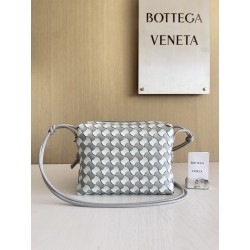 보테가 베네타 Bottega Veneta 777571 Loop 22CM