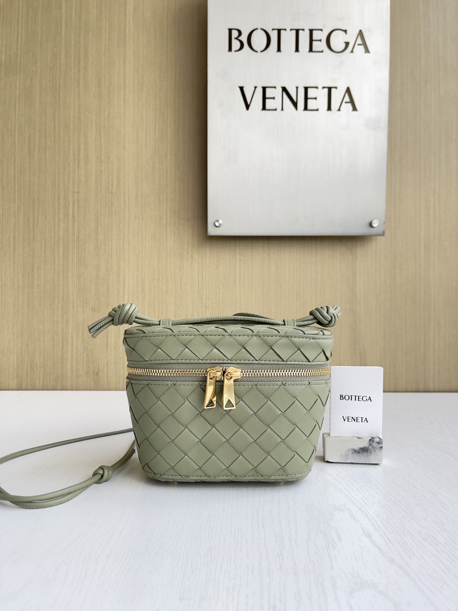 보테가베네타 Bottega Veneta Mini Intrecciato Vanity Case 743551 18CM