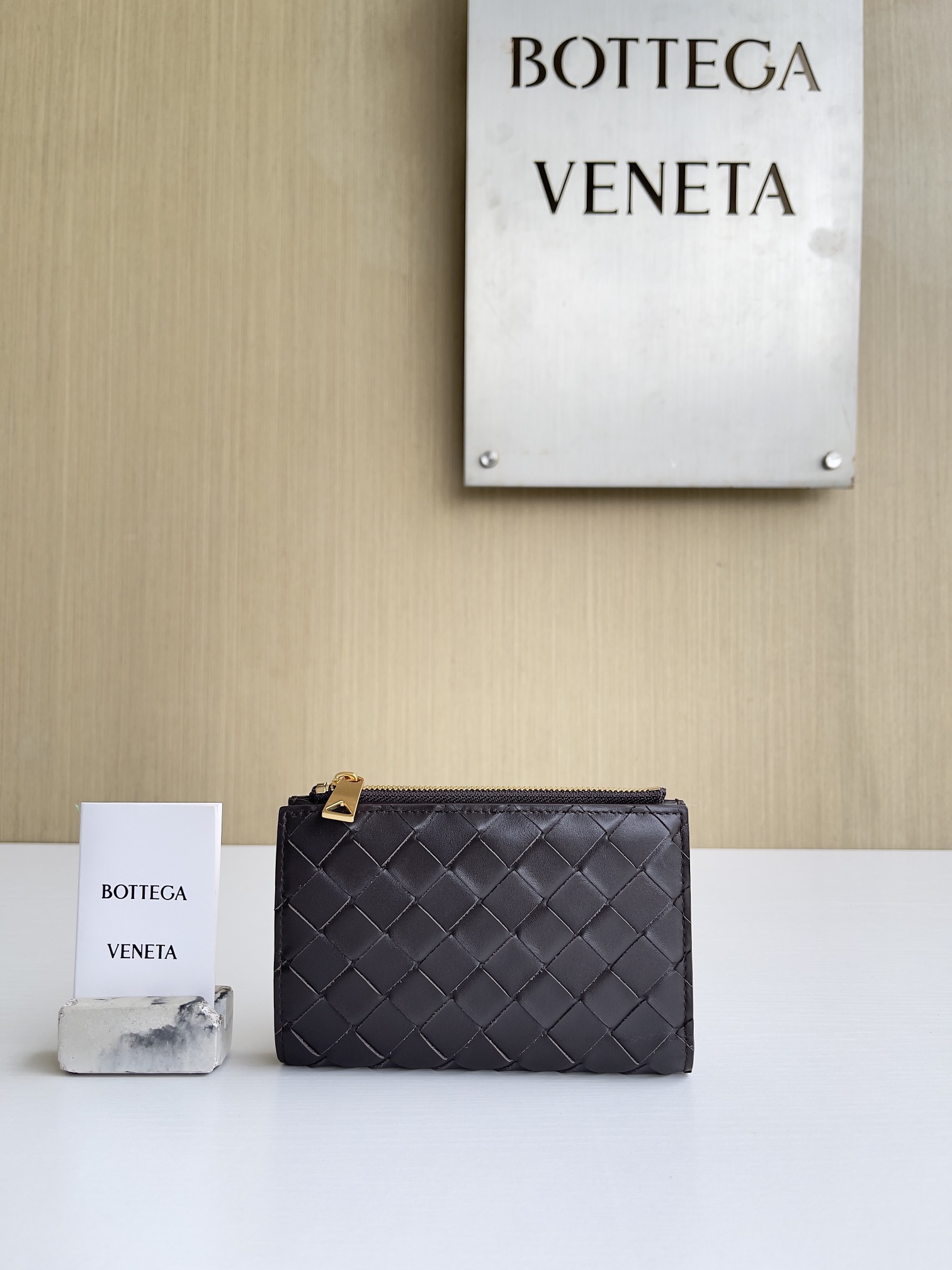 보테가 베네타 Bottega Veneta 667468 Medium Bi-Fold Zip Wallet 14.5cm