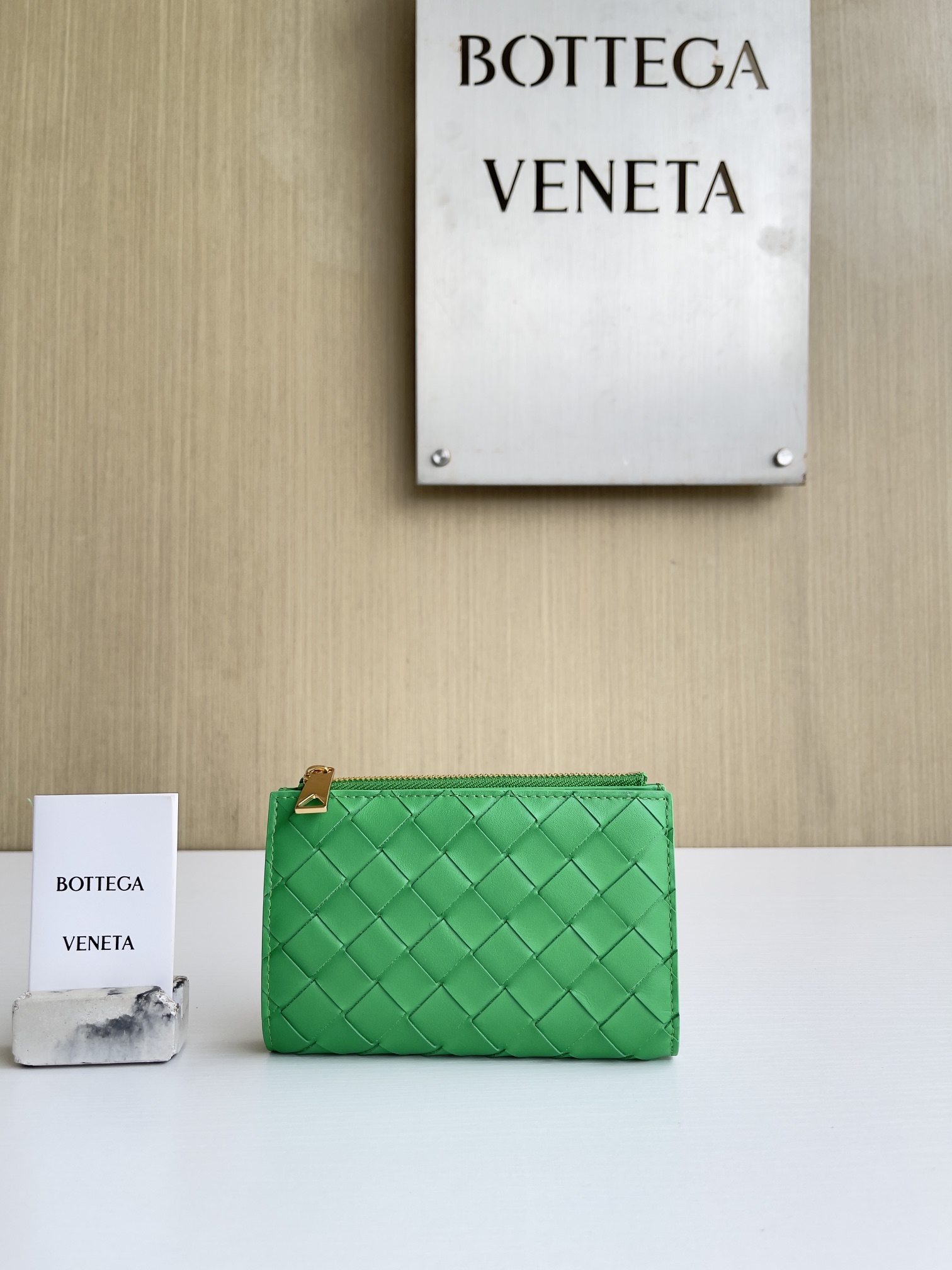 보테가 베네타 Bottega Veneta 667468 Medium Bi-Fold Zip Wallet 14.5cm