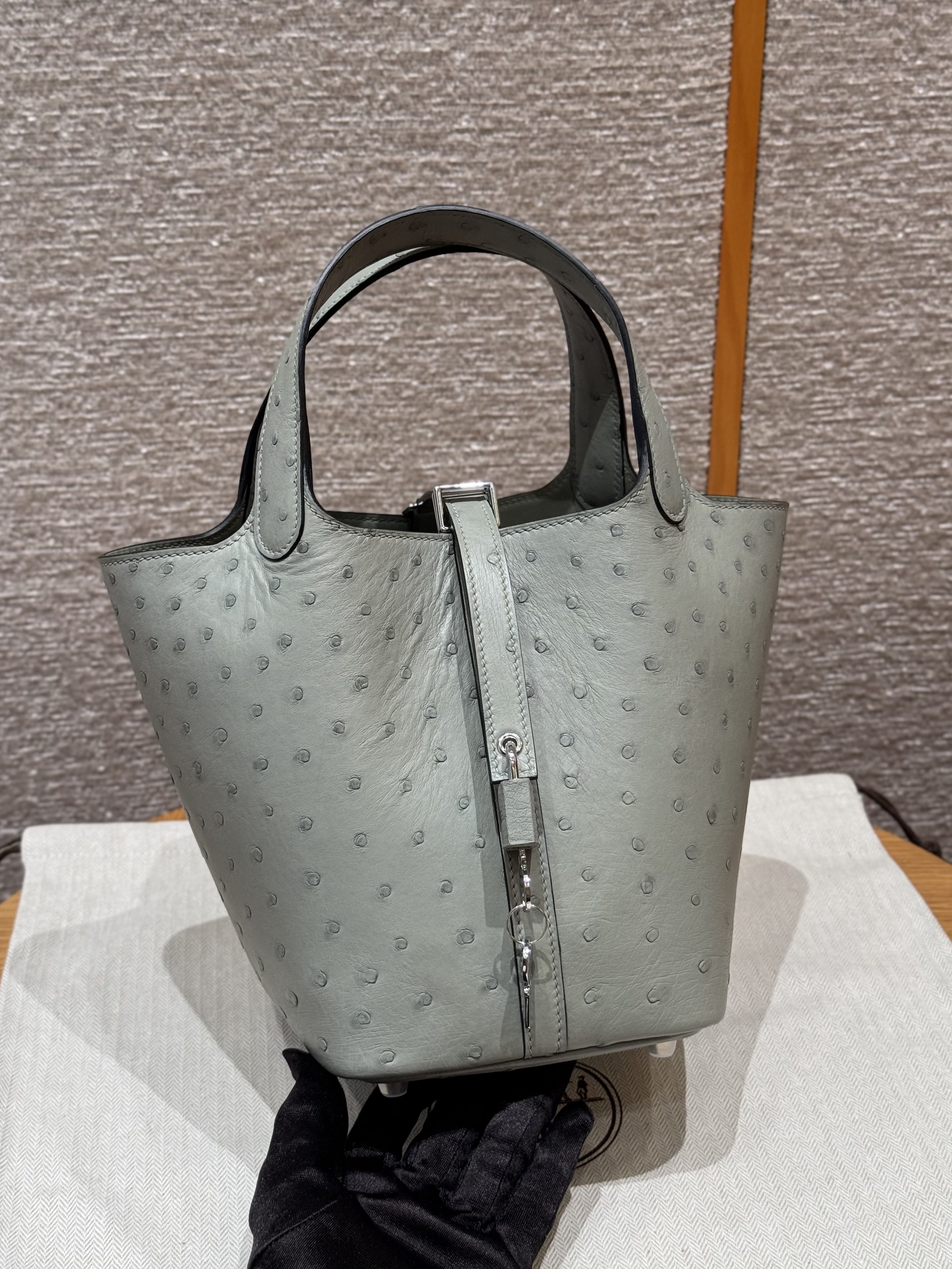 에르메스 Hermes Picotin lock 18cm KK ostrich 8U Blue glacier/silver