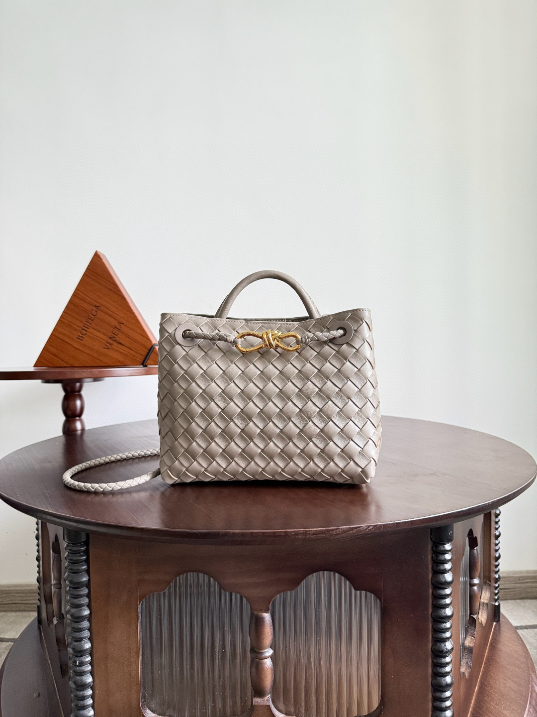 보테가 베네타 Bottega Veneta 743568 Andiamo 28cm