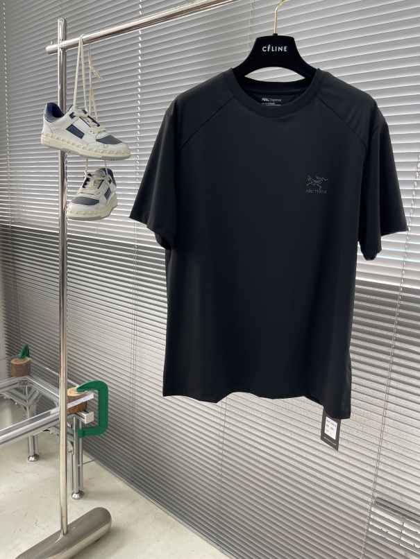 아크테릭스 ARC'TERYX 반팔 티셔츠