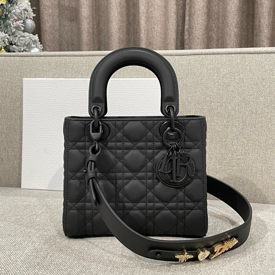 디올 Dior Small Lady Dior Bag Black 20cm