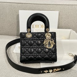 디올 Dior Small Lady Dior Bag Black 20cm