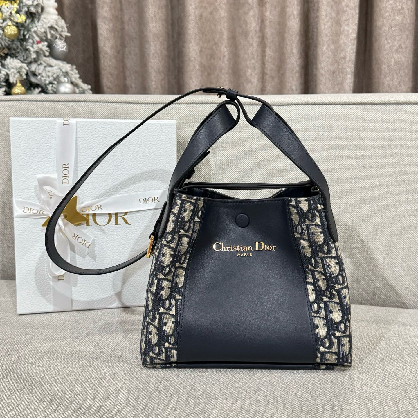디올 Dior Small Signature Bucket Bag Oblique Jacquard Blue 21cm