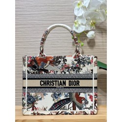 디올 Dior Small Dior Book Tote White 26.5cm