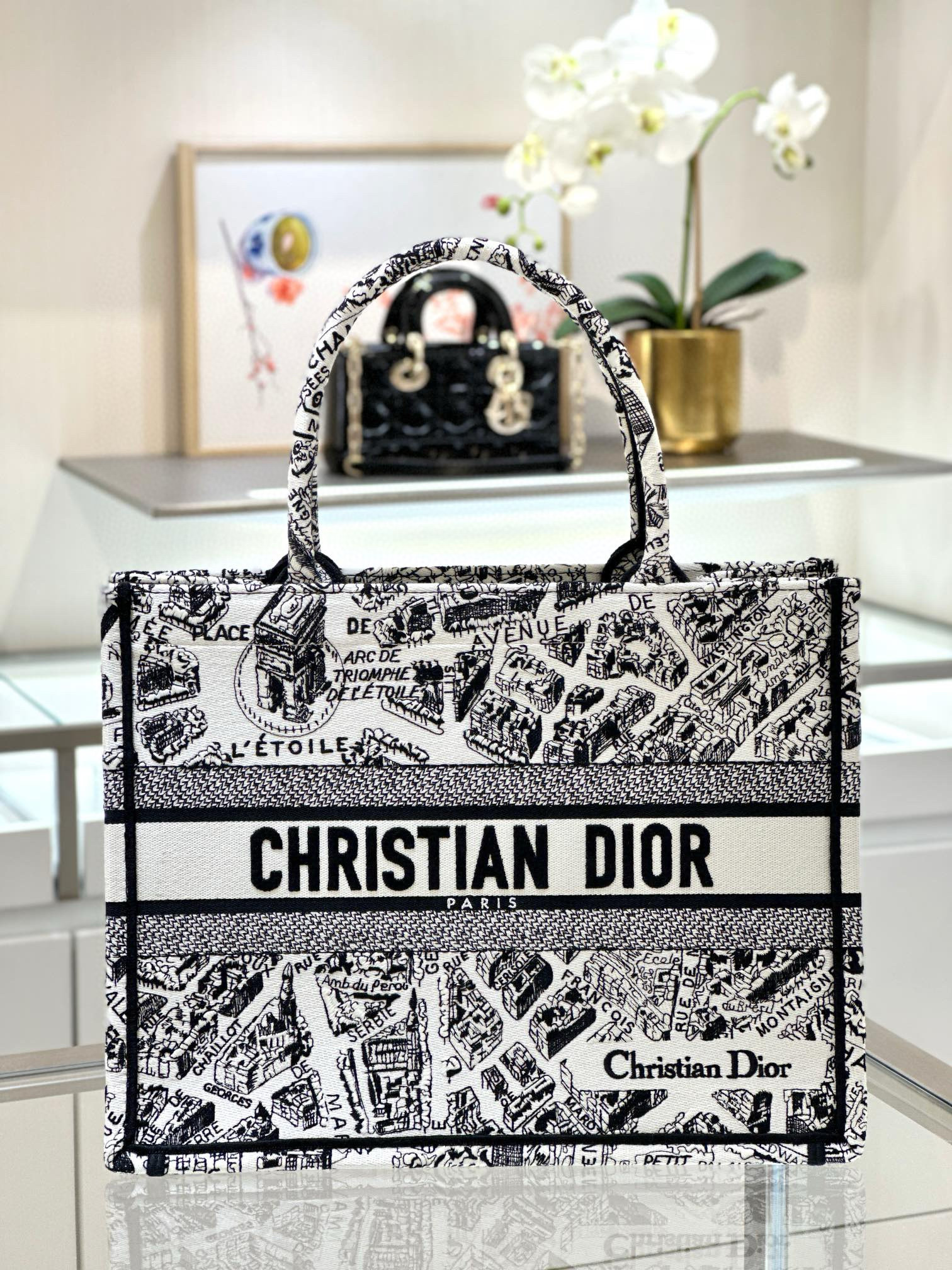 디올 Dior Medium Dior Book Tote White Plan de Paris Embroidery 36.5cm