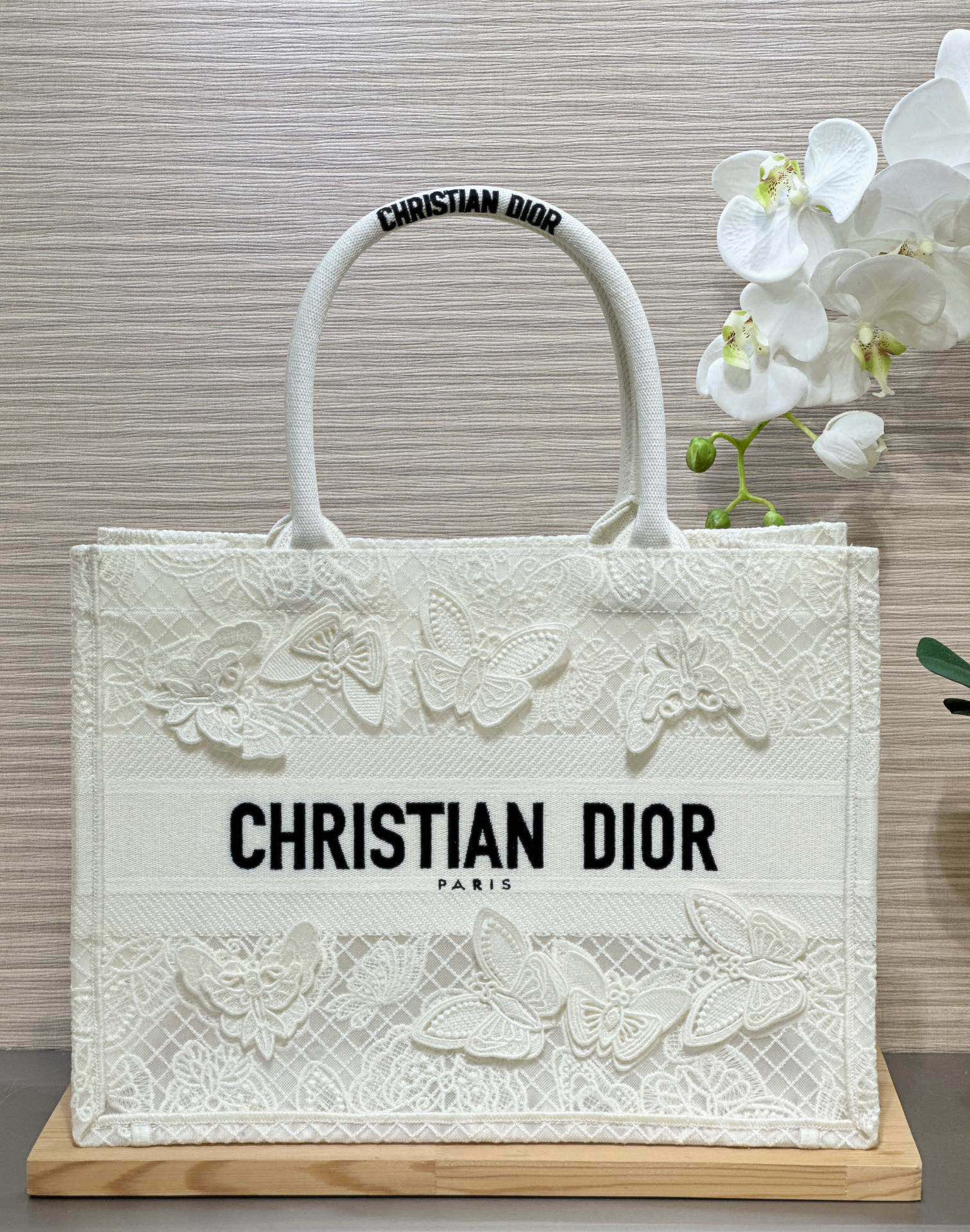 디올 Dior Medium Dior Book Tote White 36.5cm