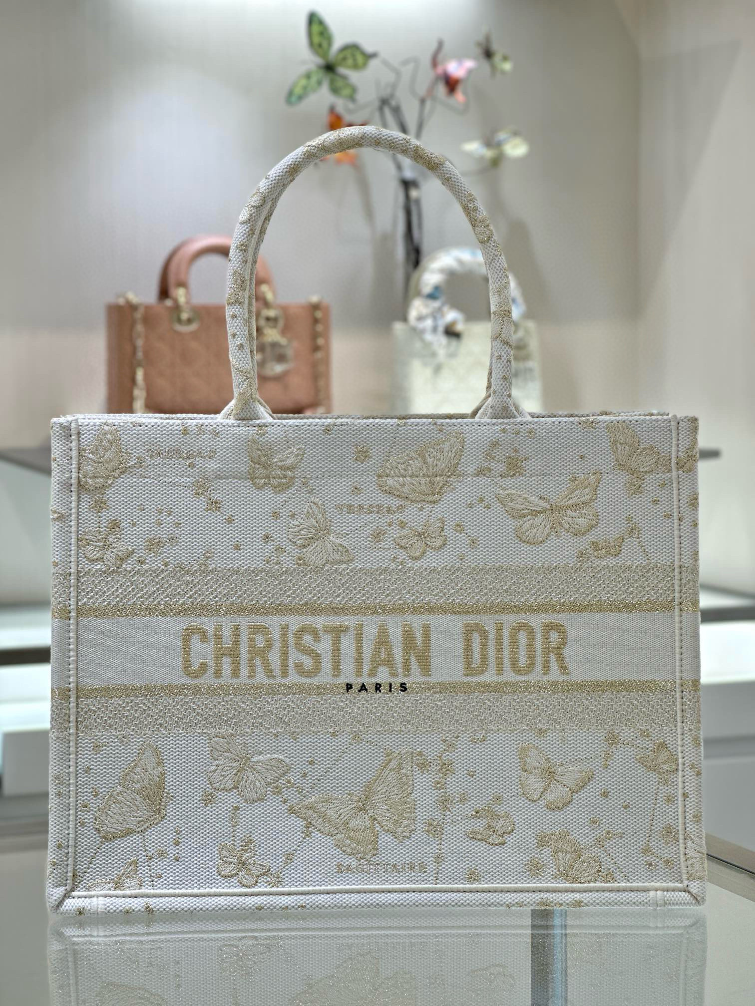 디올 Dior Medium Dior Book Tote gold 36.5cm