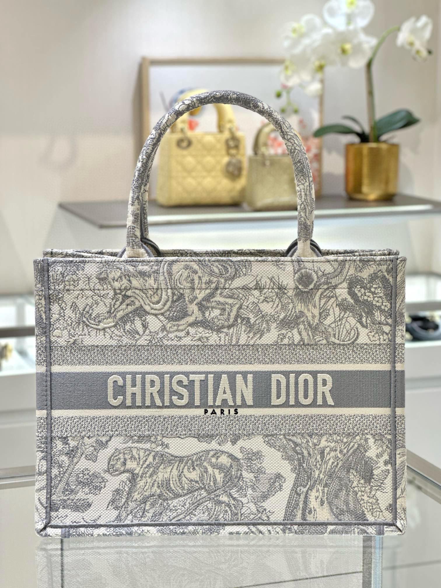 디올 Dior Medium Dior Book Tote Gray Reverse 36.5cm