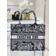 디올 Dior Medium Dior Book Tote Blue Reverse 36.5cm