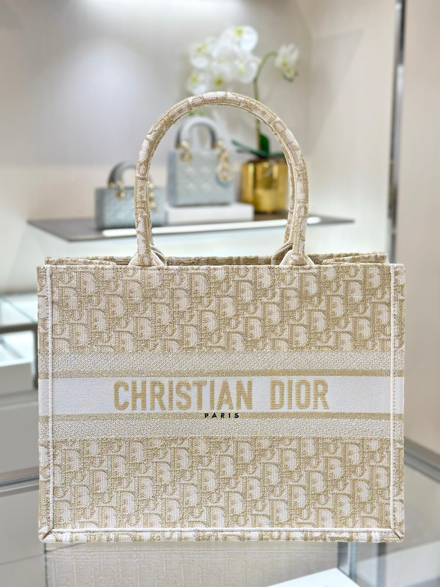 디올 Dior Medium Dior Book Tote Oblique Jacquard gold 36.5cm