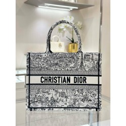 디올 Dior Medium Dior Book Tote 36.5cm