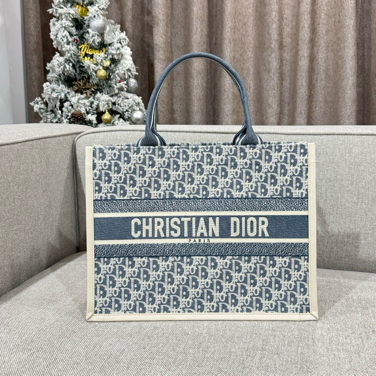 디올 Dior Medium Dior Book Tote Oblique Jacquard 36.5cm