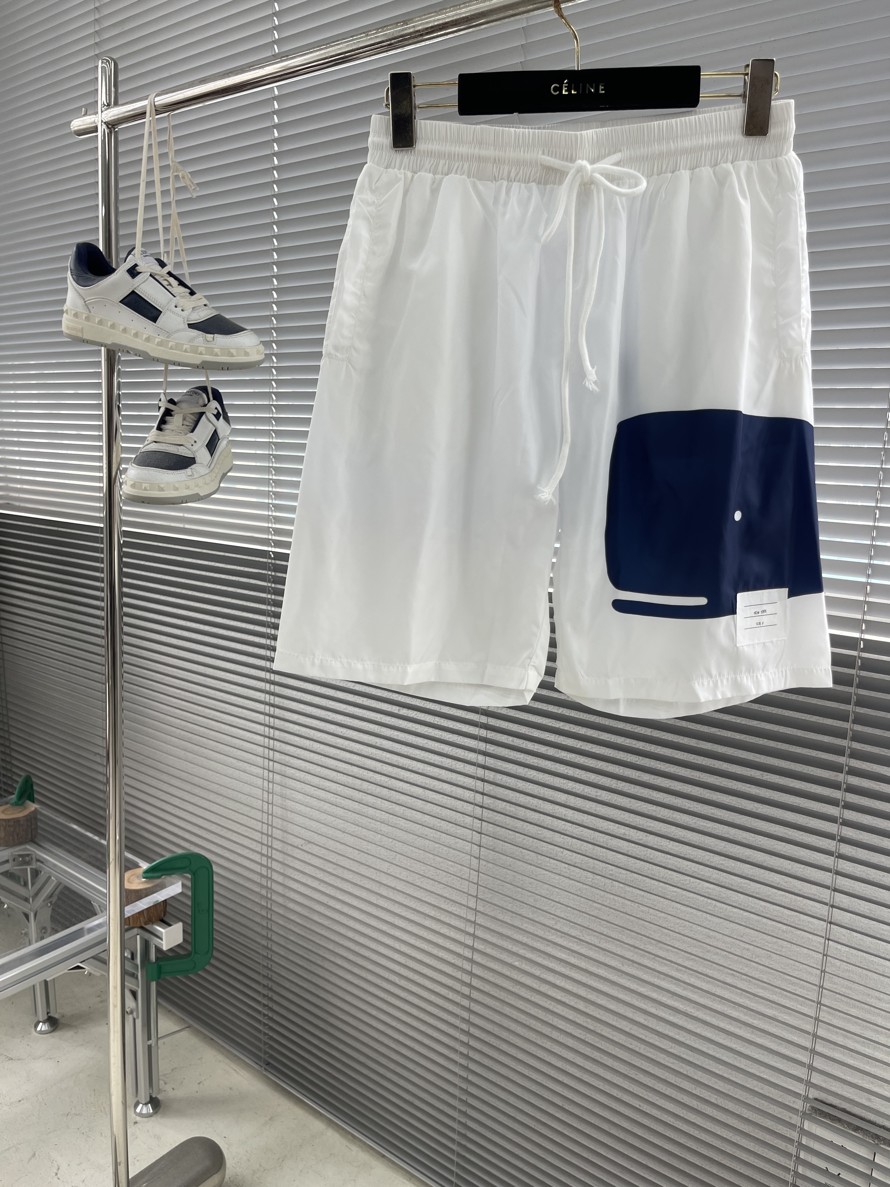 톰브라운 Thom Browne 반바지