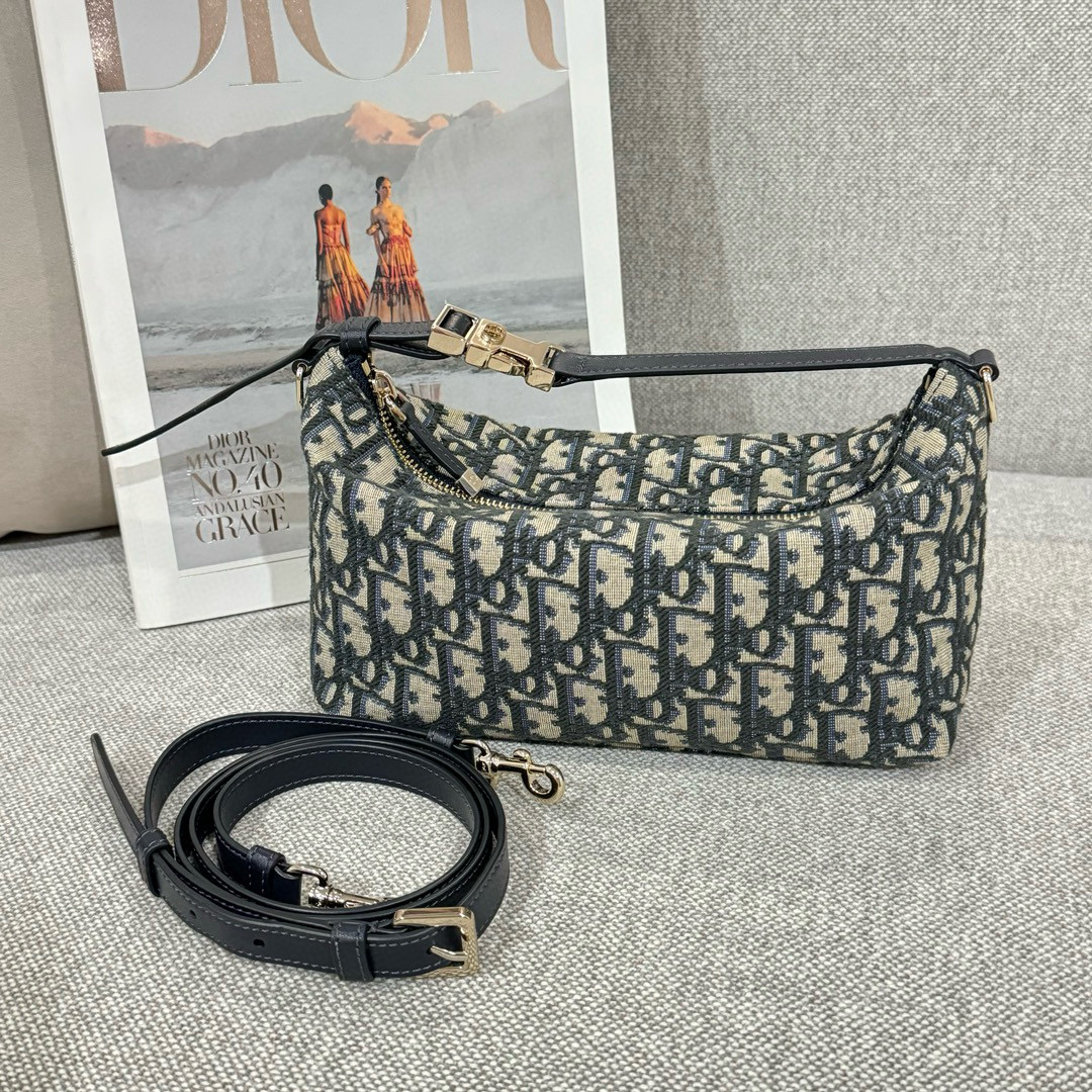 디올 Dior Medium DiorTravel Nomad Pouch Oblique Jacquard Blue 22cm