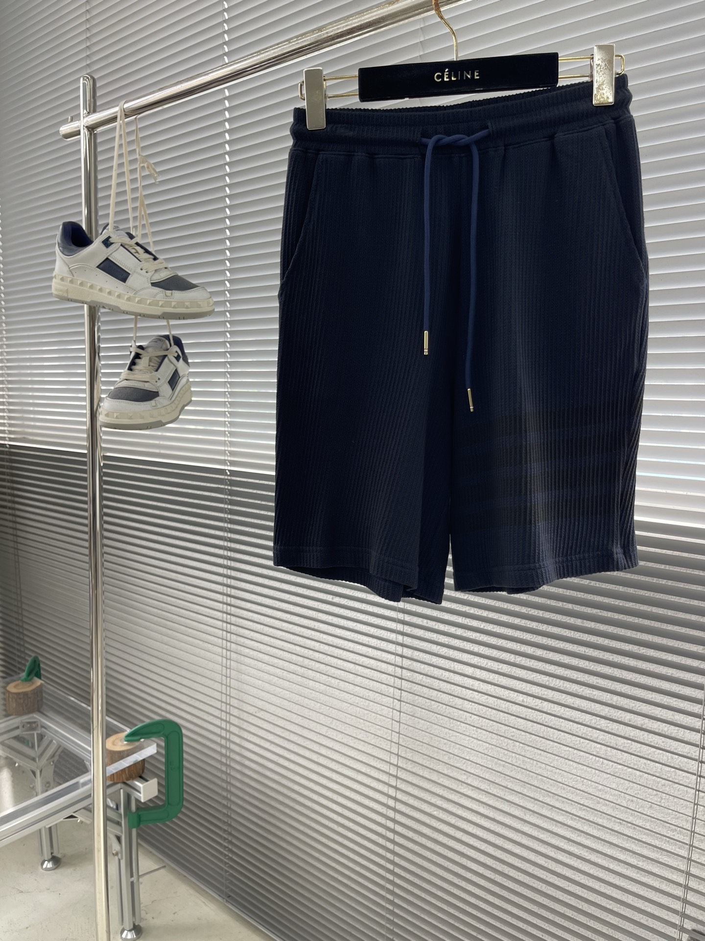 톰브라운 Thom Browne 반바지