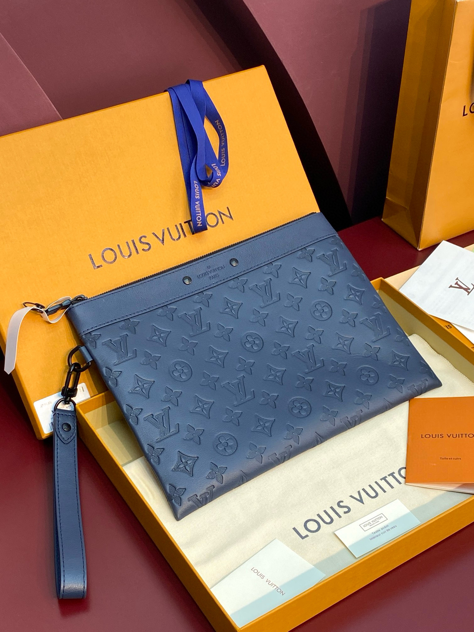 루이비통 Louis Vuitton M14914 Pochette To Go Deep blue 30cm