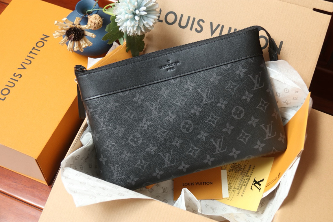 루이비통 Louis Vuitton M82543 Pochette Voyage Souple Monogram Eclipse Black 32cm