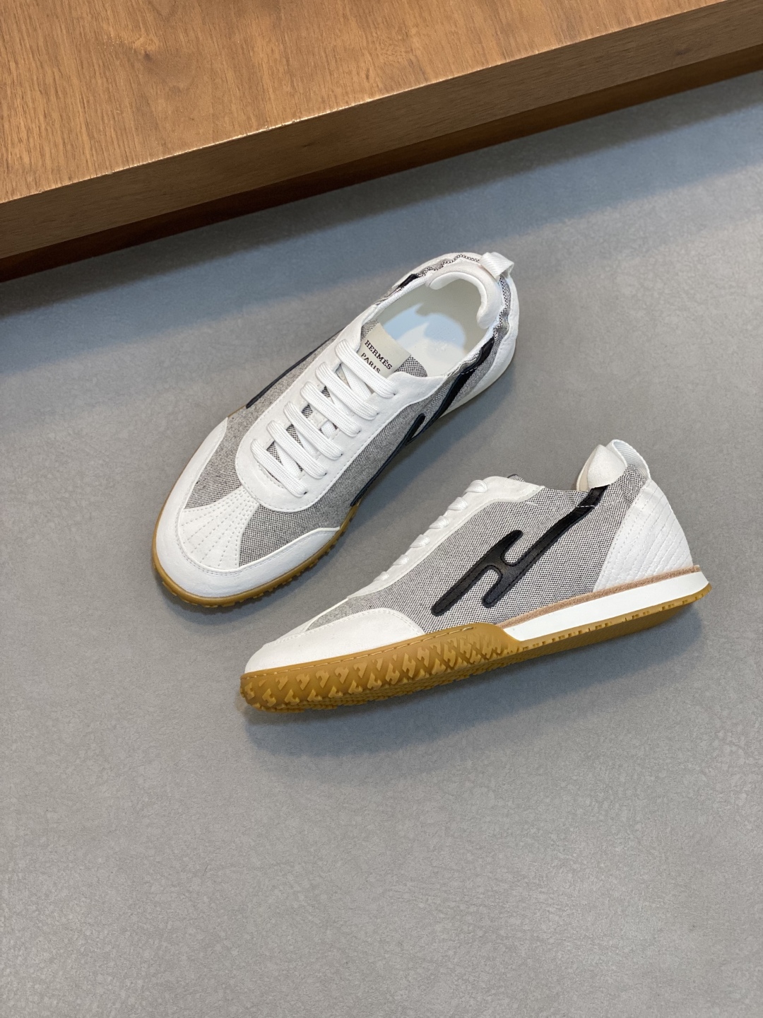 에르메스 Hermes 스니커즈