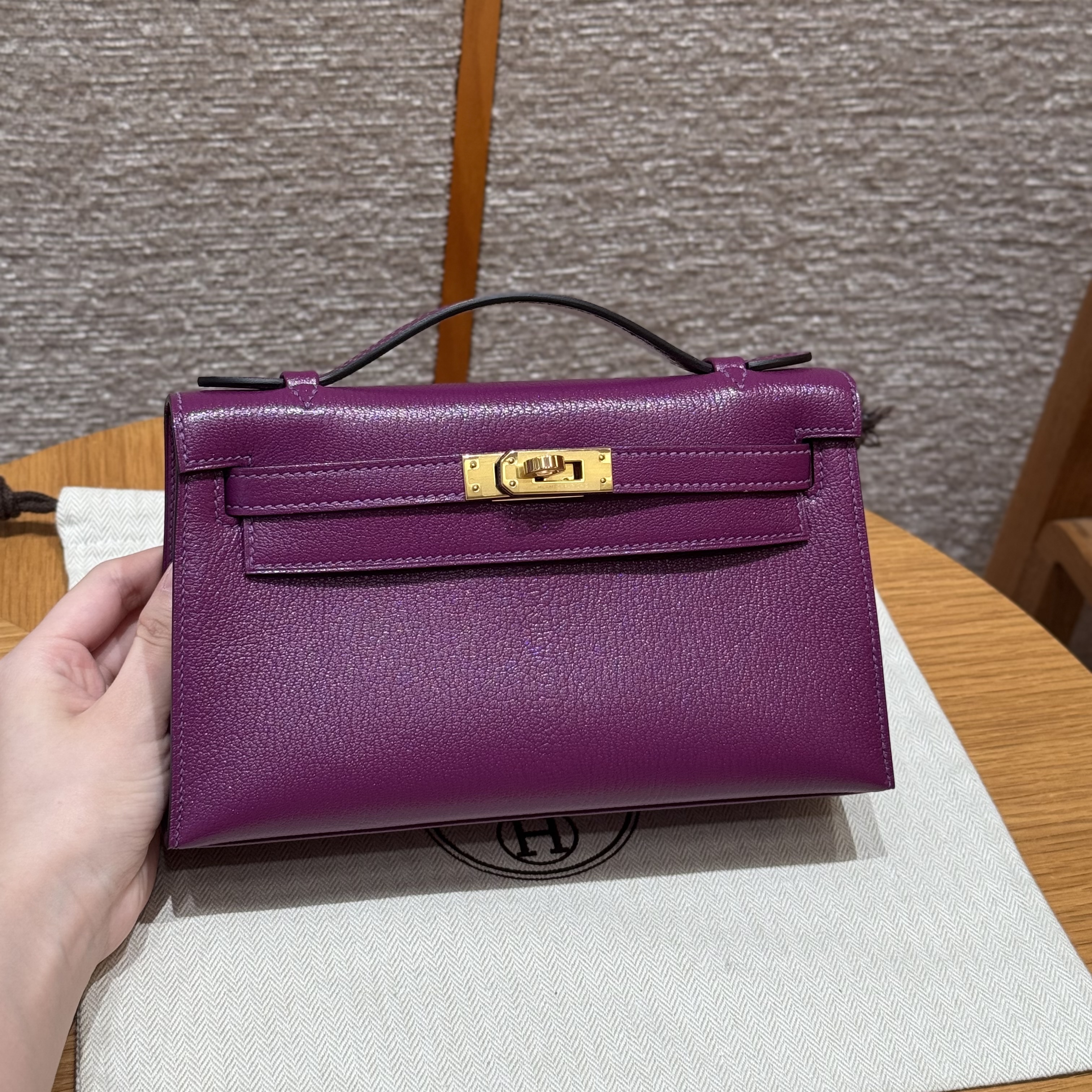 에르메스 Hermes Kelly Pochette 22cm Chever P9 Anemone/gold