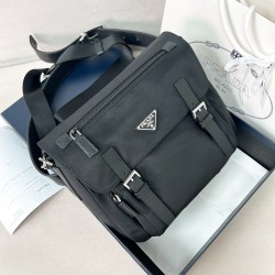 프라다 Prada 2VD071 리나일론 숄더백 27CM