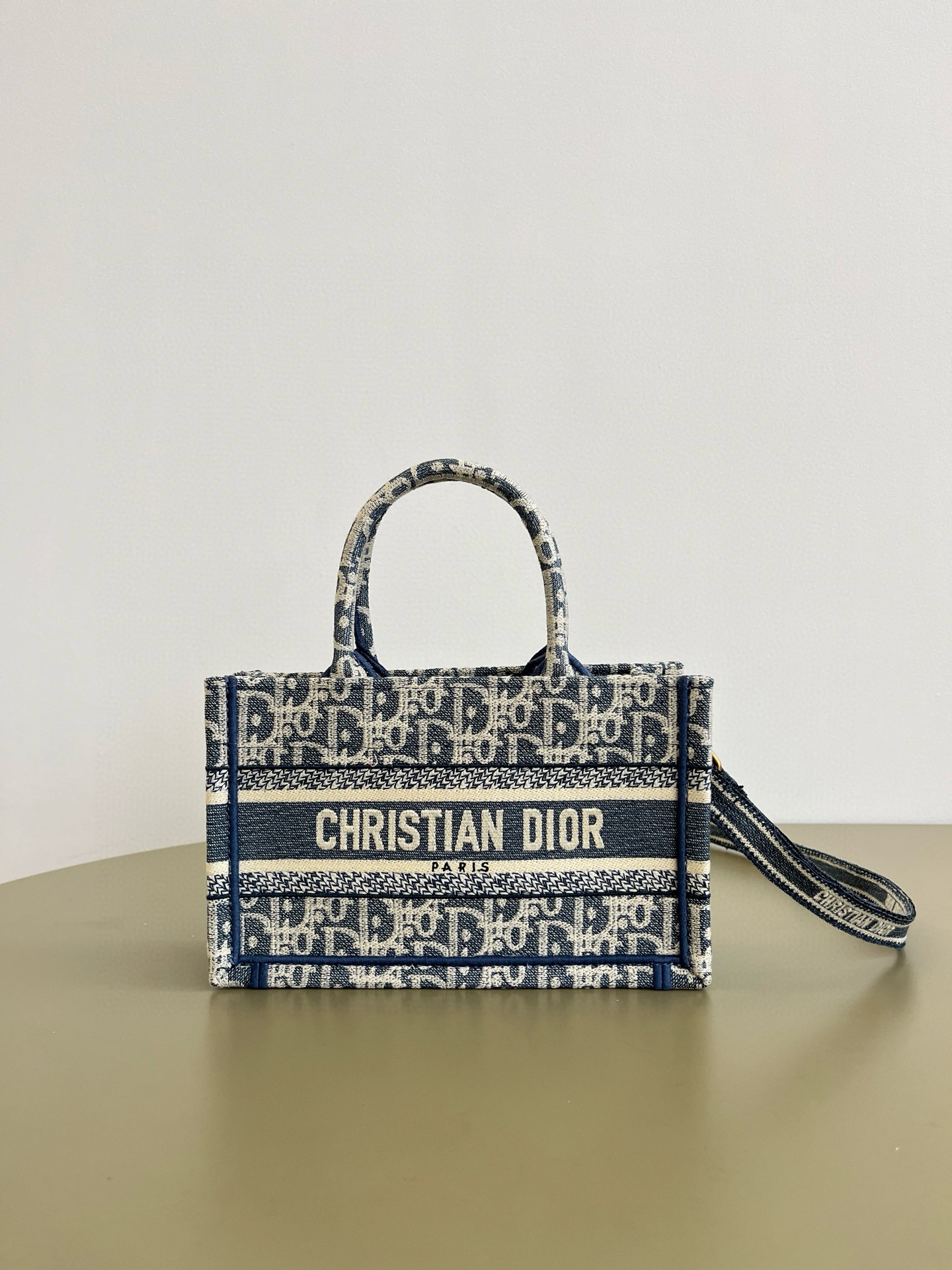 디올 Dior Mini Dior Book Tote Oblique Jacquard Light Blue 21.5cm