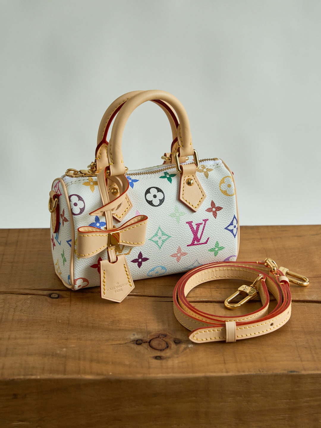 루이비통 M13391 Louis Vuitton x Murakami Takashi Nano Speedy Multicolor Blanc 16CM