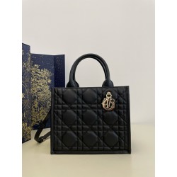 디올 Dior Small Dior Book Tote Black 26.5cm