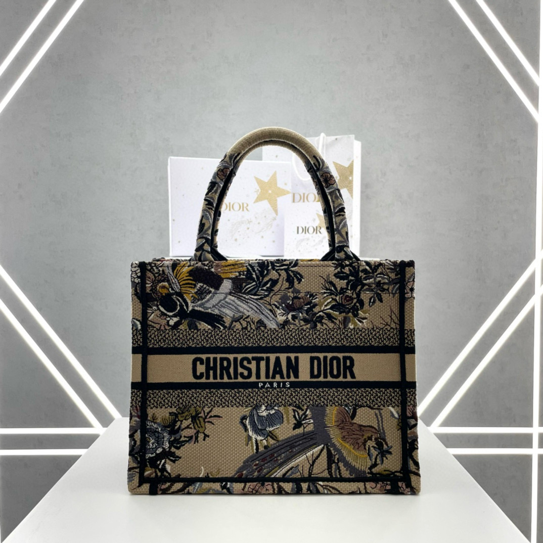디올 Dior Small Dior Book Tote Apricot Embroidery 26.5cm
