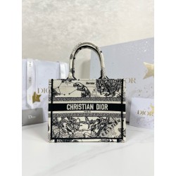 디올 Dior Small Dior Book Tote Black Embroidery 26.5cm