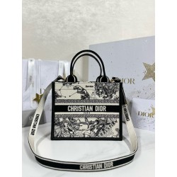 디올 Dior Small Dior Book Tote Black Embroidery 26.5cm