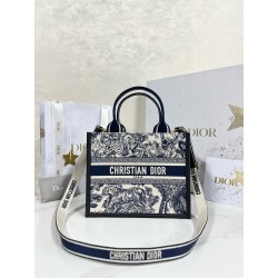 디올 Dior Small Dior Book Tote Blue Reverse 26.5cm