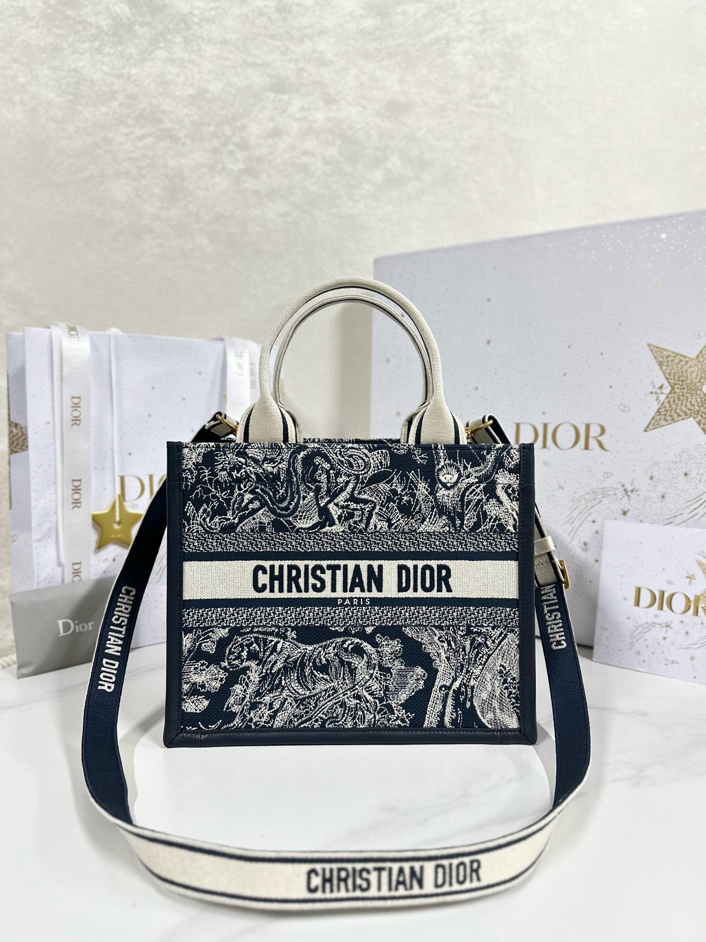 디올 Dior Small Dior Book Tote Blue Reverse 26.5cm
