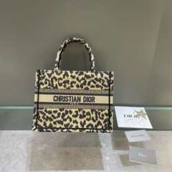 디올 Dior Small Dior Book Tote Leopard Motif 26.5cm